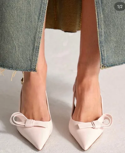 Lola Cruz Linda Pumps